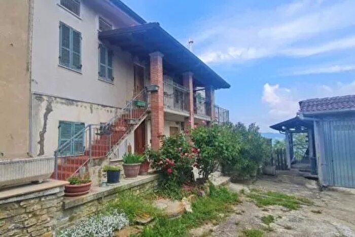 Casa quadrilocale in vendita in Frazione Casone Colli Verdi, Colli Verdi