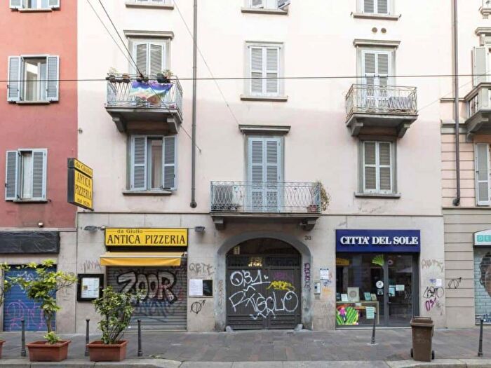 Appartamento trilocale in affitto in Corso San Gottardo, Ascanio Sforza, Milano