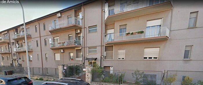 Appartamento quadrilocale in vendita in Via Edmondo De Amicis Caltanissetta, Caltanissetta