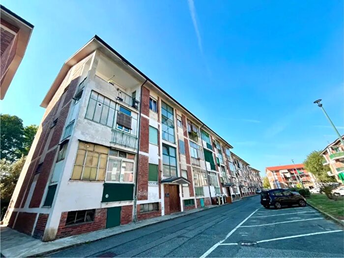 Appartamento quadrilocale in vendita in Via delle Primule, Torino