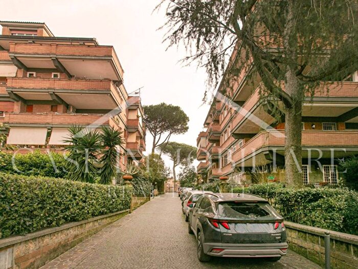 Appartamento con 5 locali in affitto in Viale Cortina d'Ampezzo, Cortina d'Ampezzo, Roma