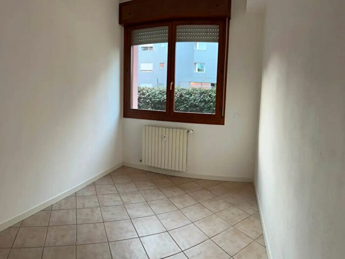 Appartamento trilocale in vendita in Via della Guardia, Bologna