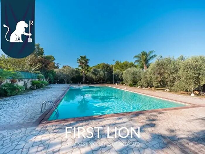 Casa con 6 locali in vendita in Via Vecchia San Donato, Cavallino