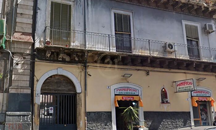 Casa trilocale in vendita in Via Plebiscito, Catania