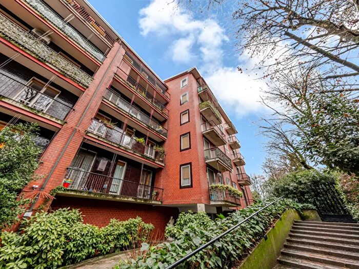 Appartamento bilocale in affitto in Via Val di Sole, Milano