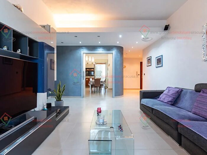 Appartamento con 5 locali in vendita in Siracusa