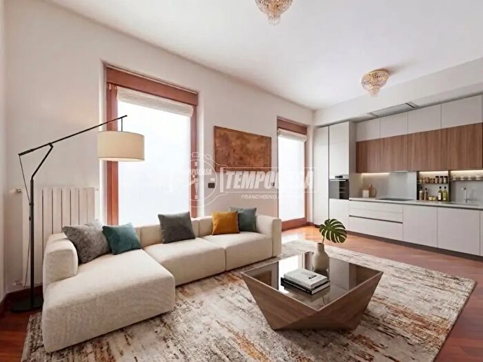 Appartamento trilocale in affitto in Via Pietro Calvi, Milano