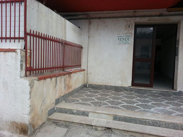 Appartamento con 5 locali in vendita in Via Ustica, Agrigento