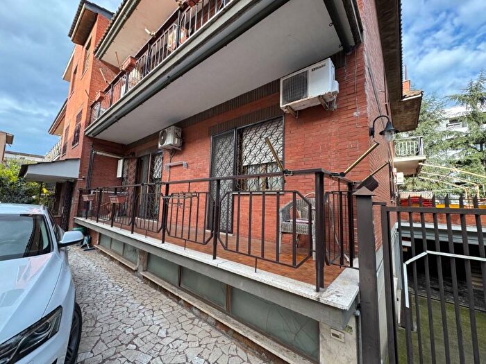 Appartamento trilocale in affitto in Via Vincenzo Manzini, Romanina, Roma