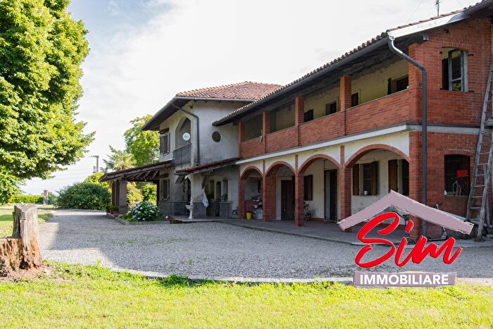 Casa con 10 locali in vendita in Via Molino Molinetto, Recetto