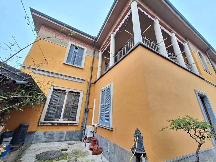 Casa con 5 locali in vendita in Viale Rimembranze Pandino, Pandino