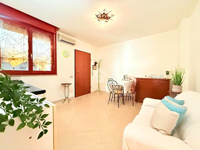 Appartamento bilocale in vendita in Via Andorra, Quartu SantElena