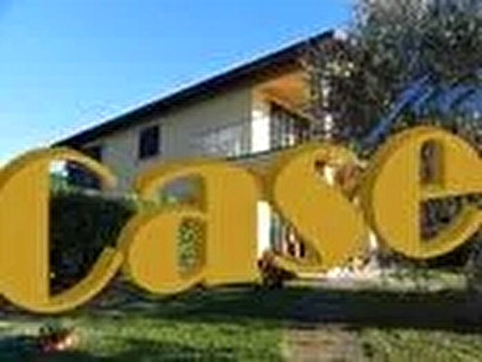 Casa con 8 locali in vendita in Massarosa