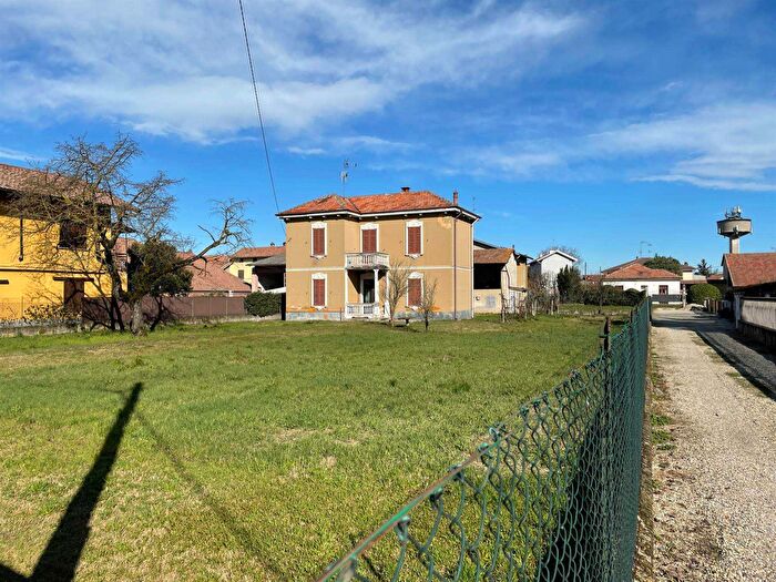 Casa quadrilocale in vendita in Gambolo