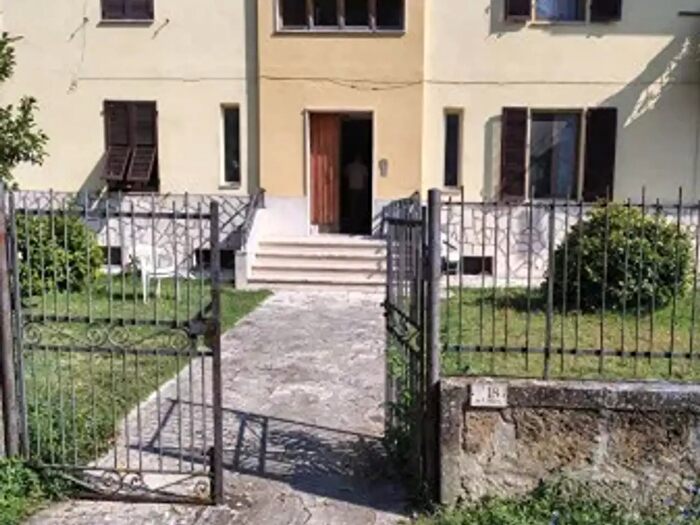 Appartamento con 6 locali in vendita in Largo Antonio Gramsci, Sorano