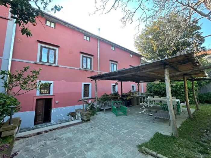 Casa con 6 locali in vendita in Piano Di Sorrento