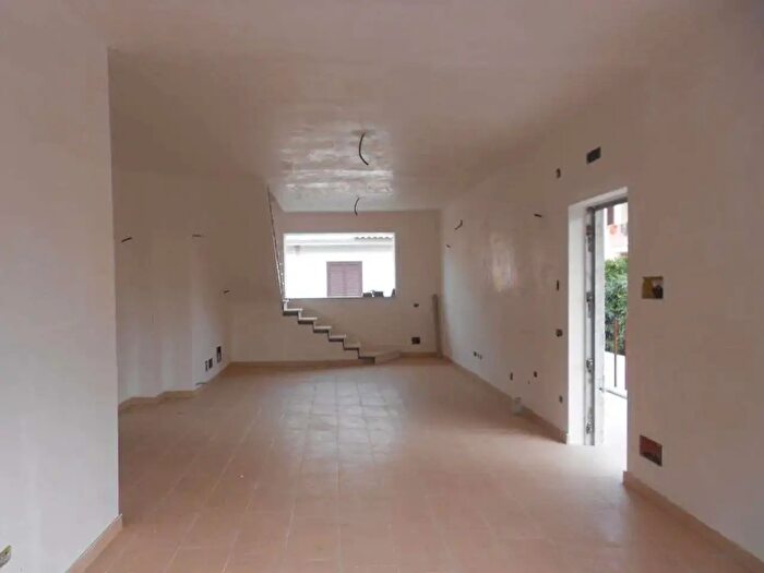 Casa quadrilocale in vendita in Via delle Acacie, Mondragone