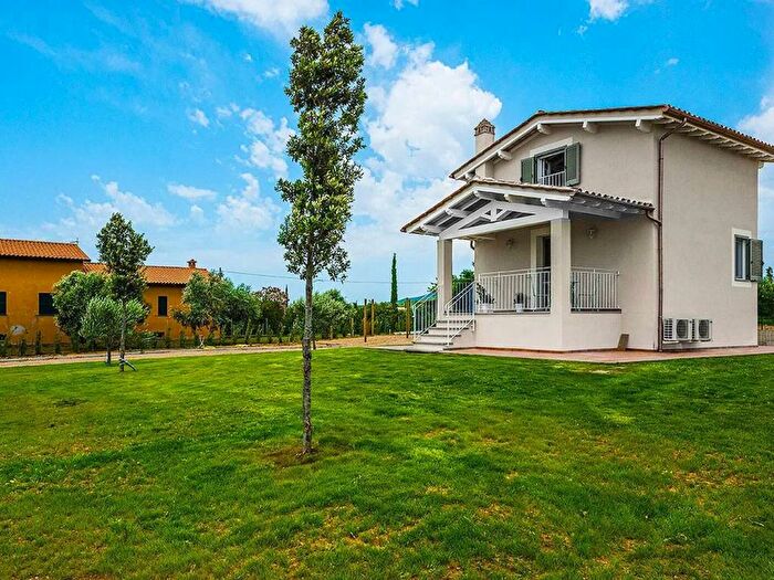 Casa con 5 locali in affitto in Strada Poggio Cavallucciaro, Montalto di Castro