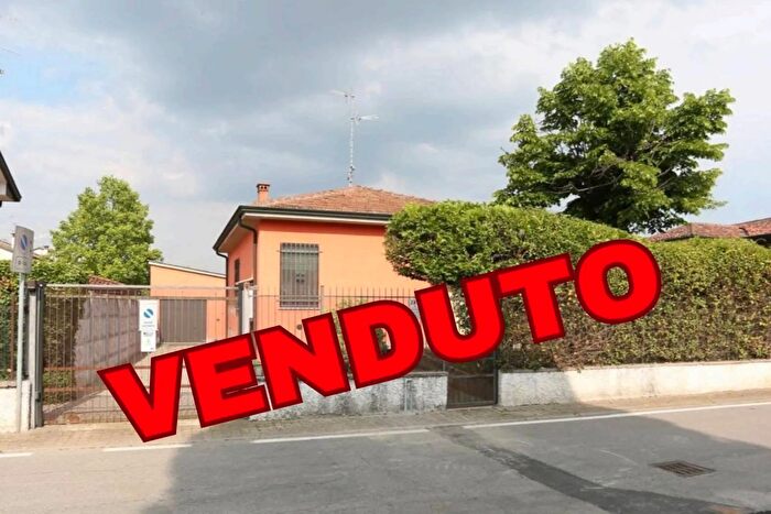 Casa trilocale in vendita in Via Lodi Ossago Lodigiano, Ossago Lodigiano