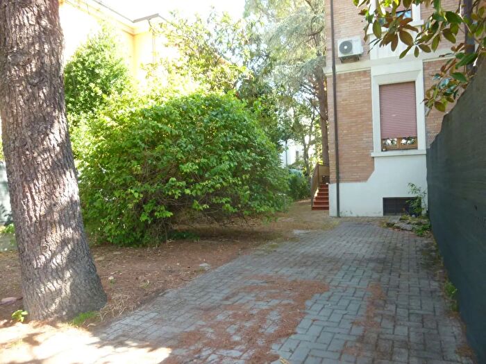 Appartamento con 5 locali in vendita in Via VIII Agosto, Forli'