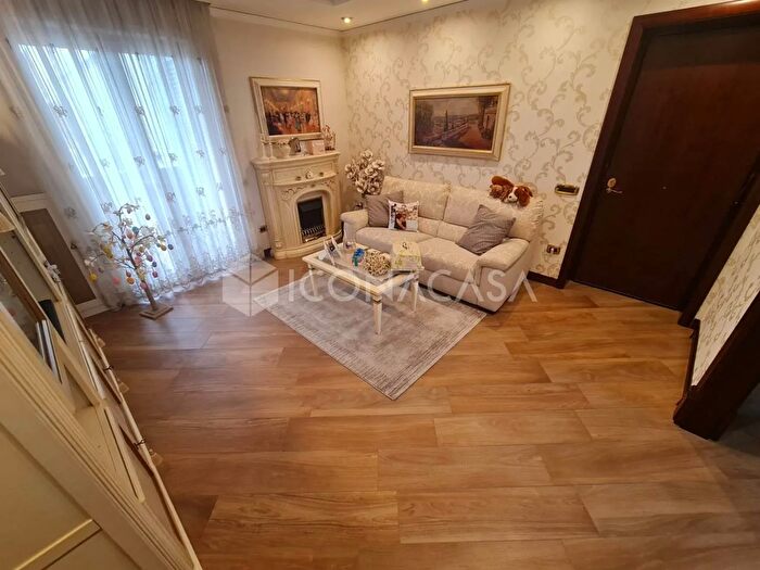 Appartamento trilocale in vendita in Via Santa Rita da Cascia, Giugliano In Campania