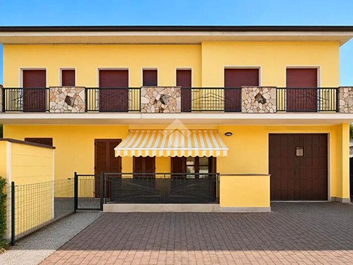 Appartamento bilocale in vendita in Corso Milano, Barlassina