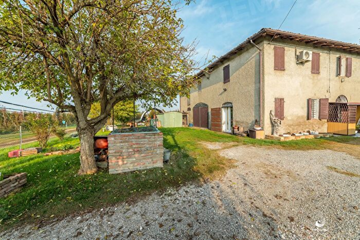 Casa quadrilocale in vendita in Via Fossetta delle Armi, Crevalcore