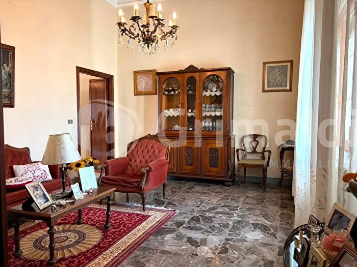 Casa con 10 locali in vendita in Via Zara, Sannicola