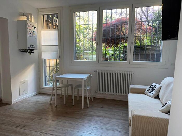 Appartamento monolocale in affitto in Santo Stefano, Bologna