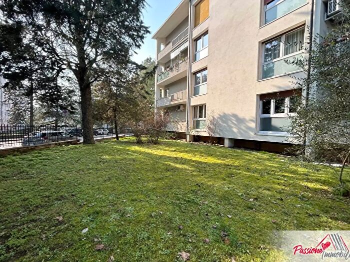 Appartamento trilocale in vendita in Via Luigi Mercantini, Verona