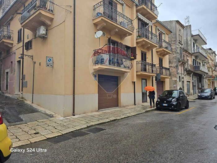 Appartamento quadrilocale in vendita in Via Casa, Ragusa