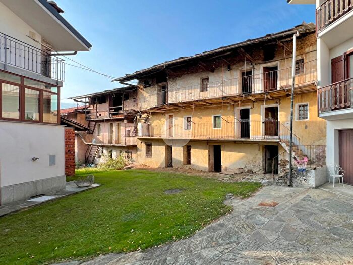 Casa con 6 locali in vendita in Via San Pietro, Coassolo Torinese