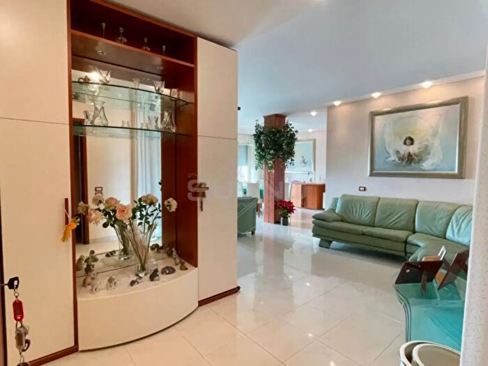 Appartamento trilocale in affitto in Viale Tunisi, Siracusa