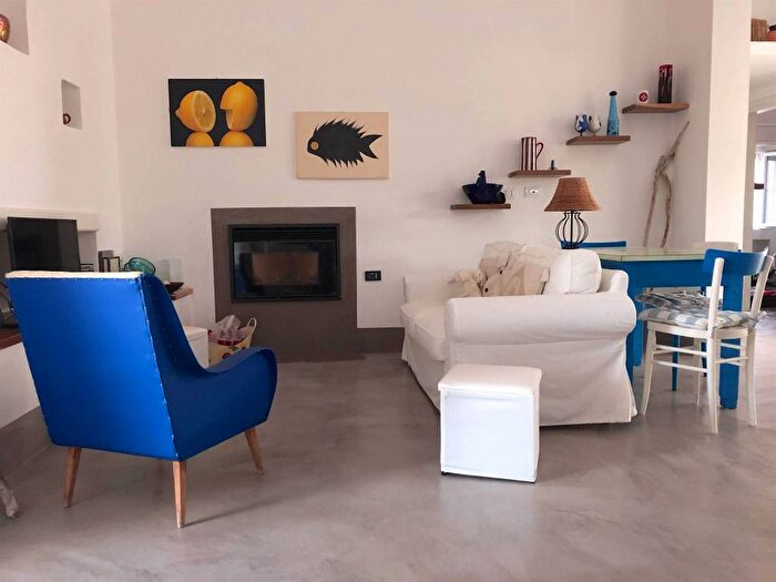 Casa quadrilocale in affitto in Via Litoranea Salentina, Maruggio