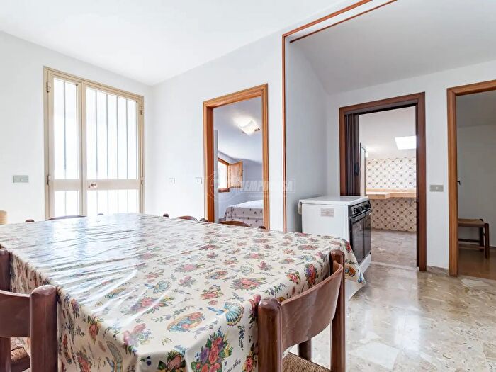 Appartamento trilocale in vendita in Via Montello, Montese
