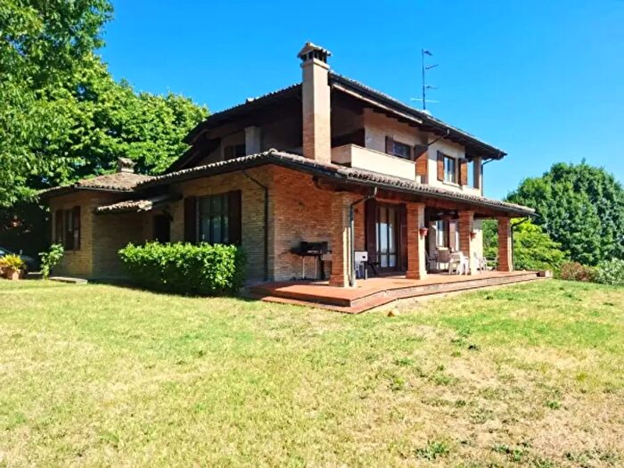 Casa con 6 locali in vendita in Via Maiatico, Sala Baganza