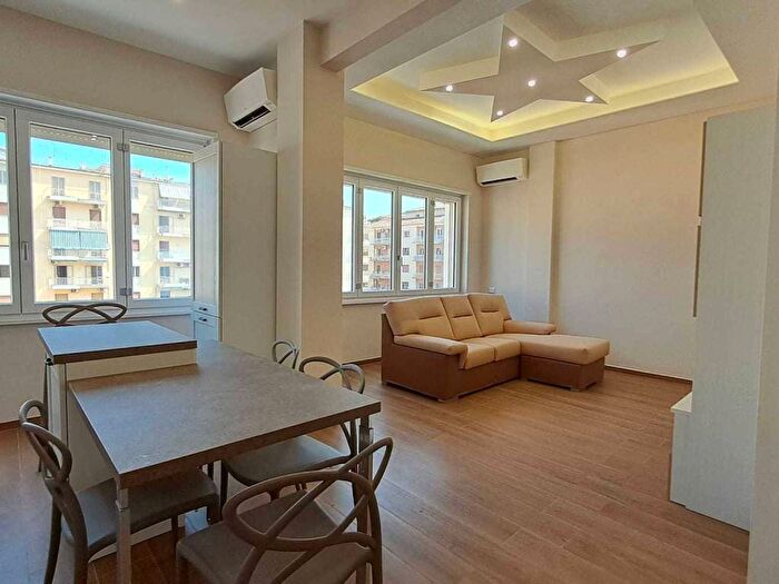 Appartamento trilocale in affitto in Corso Vittorio Emanuele, Centro, Salerno