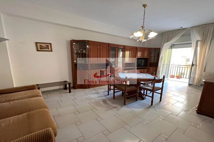 Casa trilocale in affitto in Alcamo