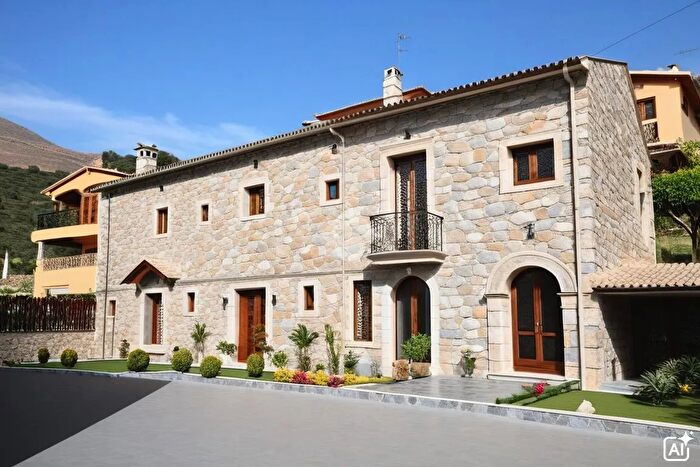 Casa con 12 locali in vendita in Via Vittorio Emanuele, Sapri