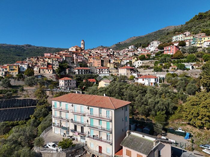 Appartamento quadrilocale in vendita in Viale Kennedy, Pietrabruna