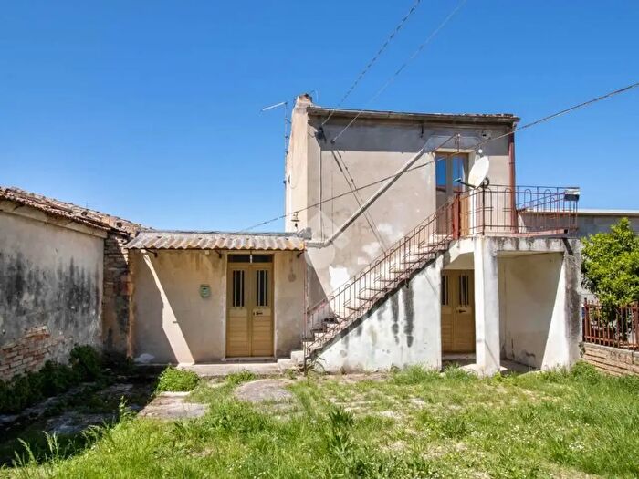 Casa trilocale in vendita in Via S Marina, Tollo