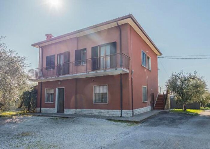 Casa con 6 locali in vendita in Via San Martino, Lazise
