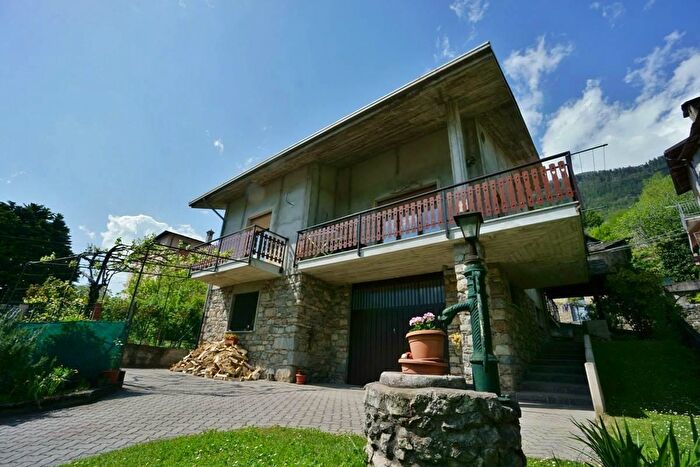 Casa con 7 locali in vendita in Via Milano, Tresivio