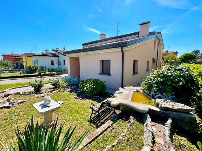 Casa con 6 locali in vendita in Spilimbergo