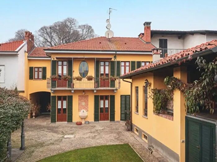 Casa con 5 locali in vendita in Vigevano