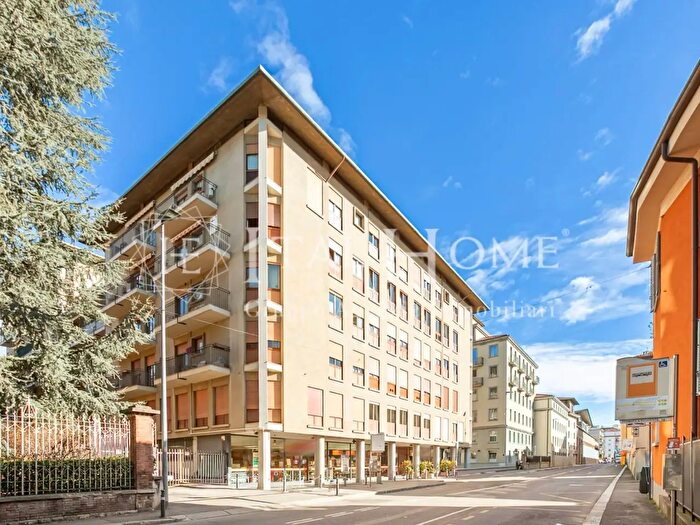 Appartamento bilocale in vendita in Via Garibaldi, Bergamo