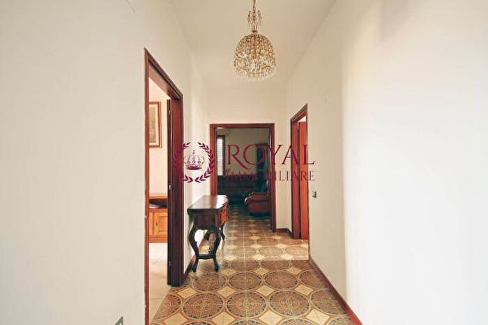 Appartamento trilocale in vendita in Via Veneto, Livorno