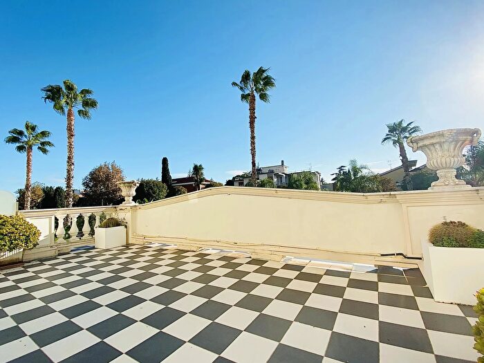 Appartamento trilocale in vendita in Bordighera