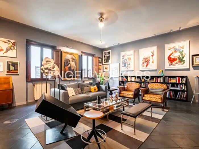 Appartamento con 6 locali in vendita in Via dei Cerchi, Firenze