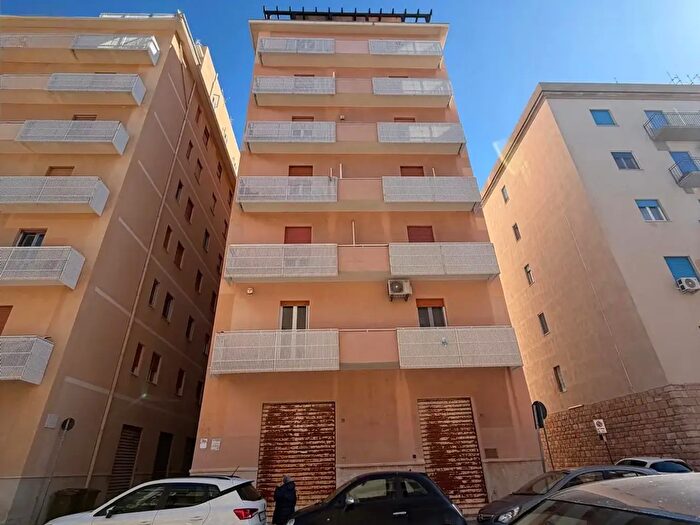 Appartamento con 5 locali in vendita in Via delle Camelie, Trapani